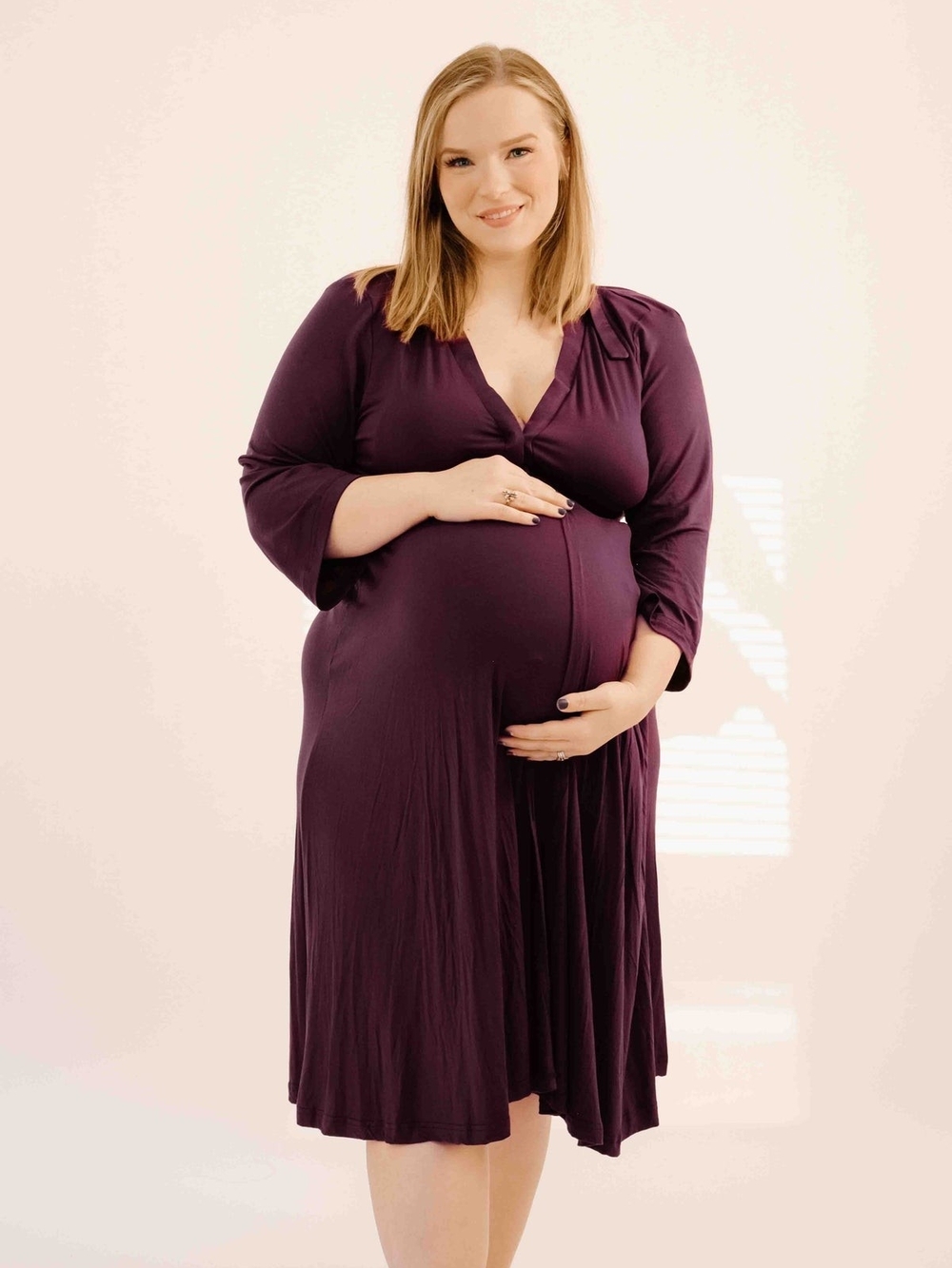 Lila

Lila Labor & Postpartum Gown in Plum